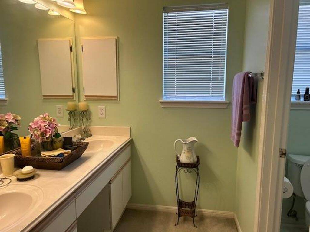 2nd Floor Bath1 Double Sinks