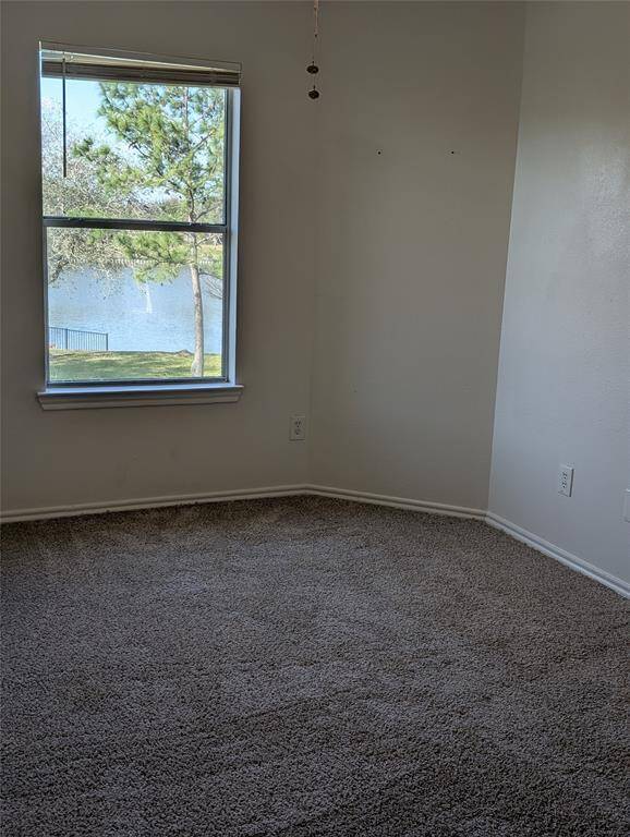 3rd bedroom upstairs lakeview