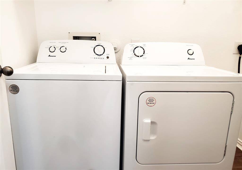 washer & dryer included