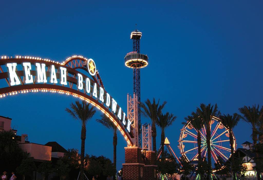 Minutes to Kemah Boardwalk!