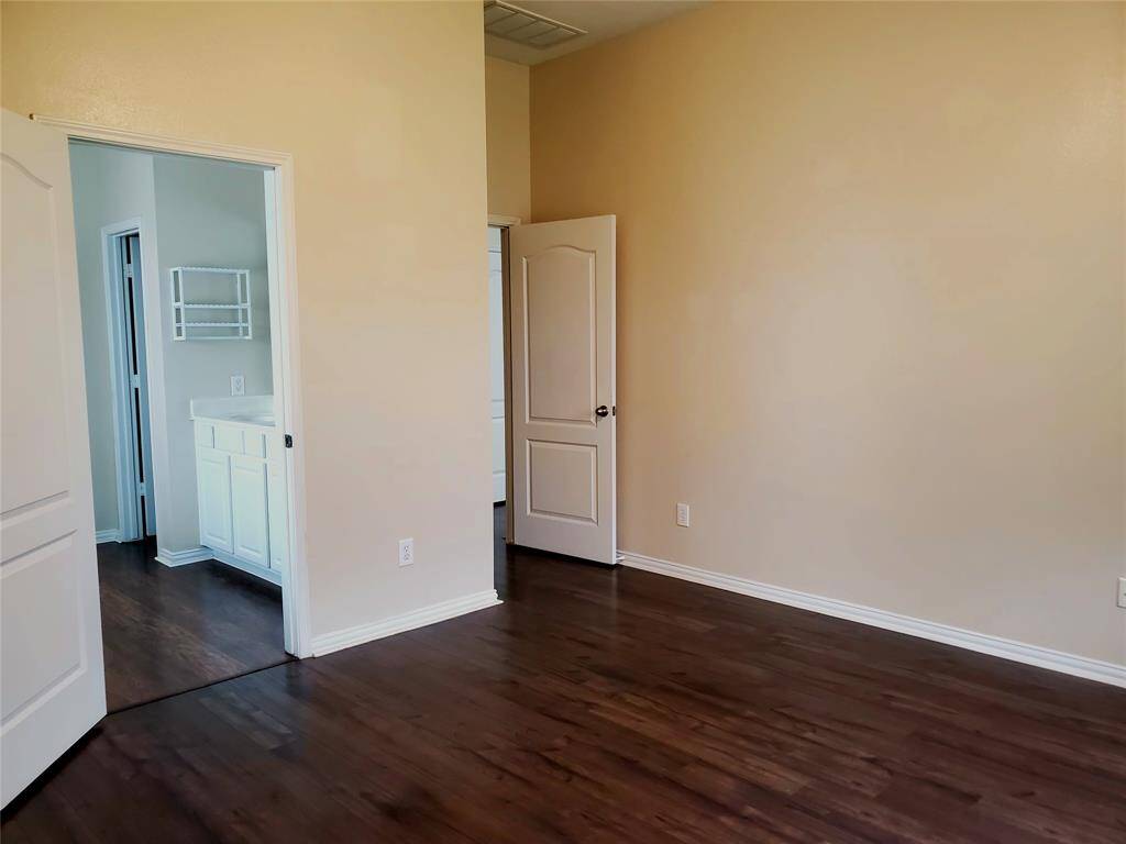 Primary bed entrance