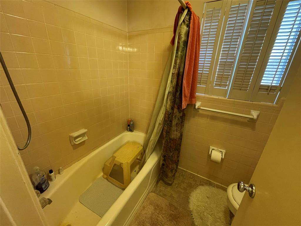 Wet area is separate from the vanity area.