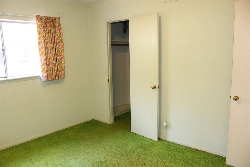 The walk in closets in each bedroom give you pleny of storage