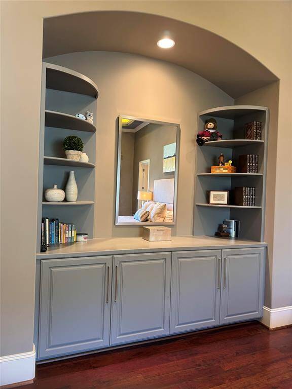 Close up detail of a lovely alcove in the Primary room.