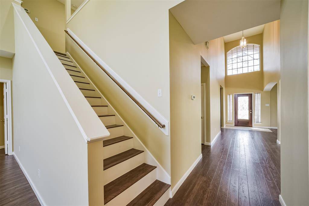Let's head up to the 2nd floor!