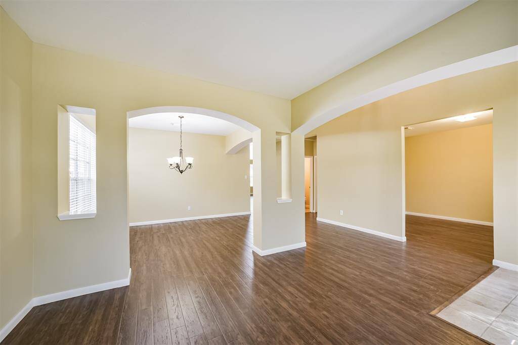 Beautiful shapes of the walls and ceilings all throughout the home.