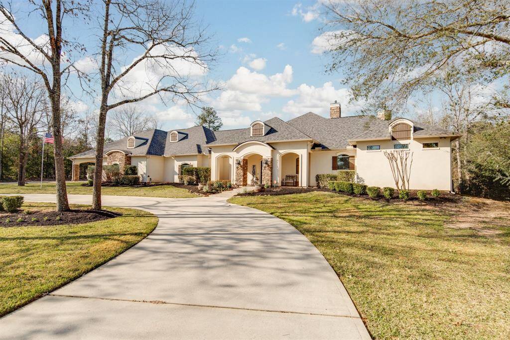 Welcome to 11397 Majestic Drive! A custom Eddie Willrich masterpiece.
