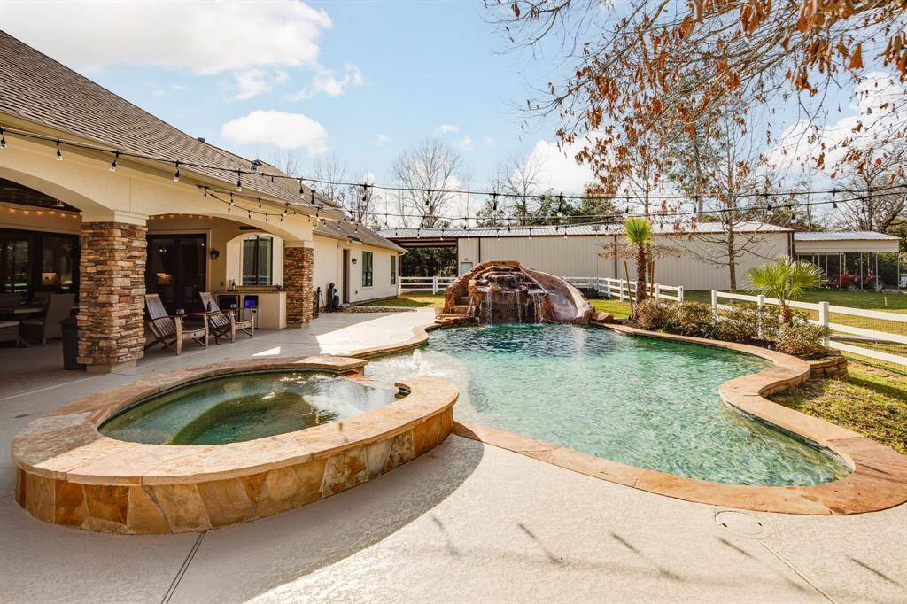 Don't forget about the hot tub on those chilly Texas nights!