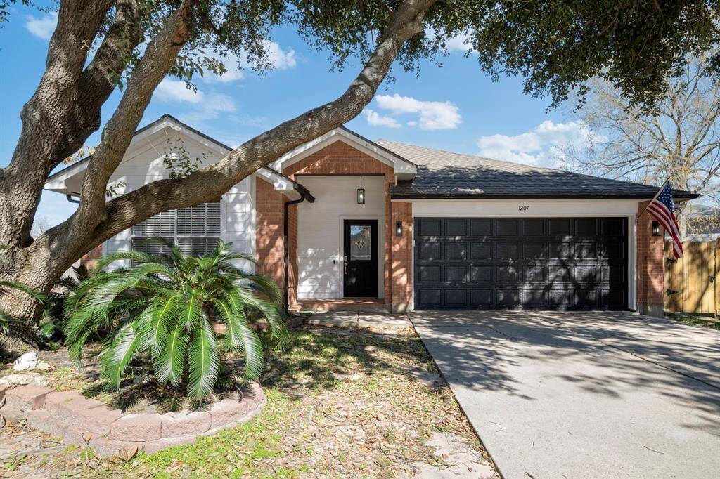 1207 Caraquet Dr in Imperial Oaks