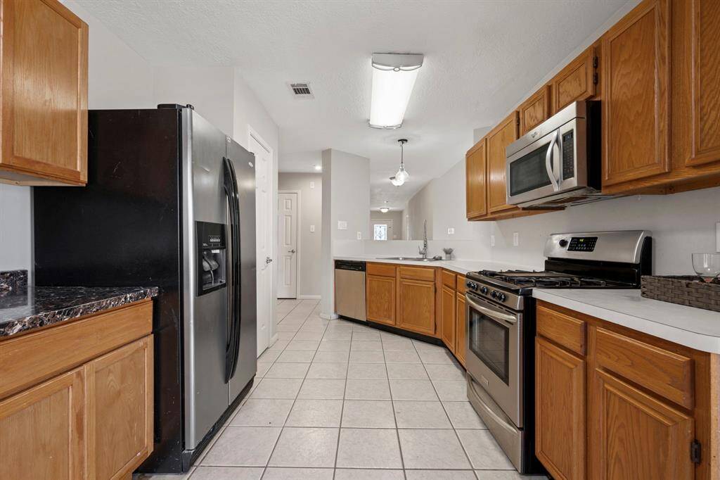 Kitchen w/Stainless Steel Appliances