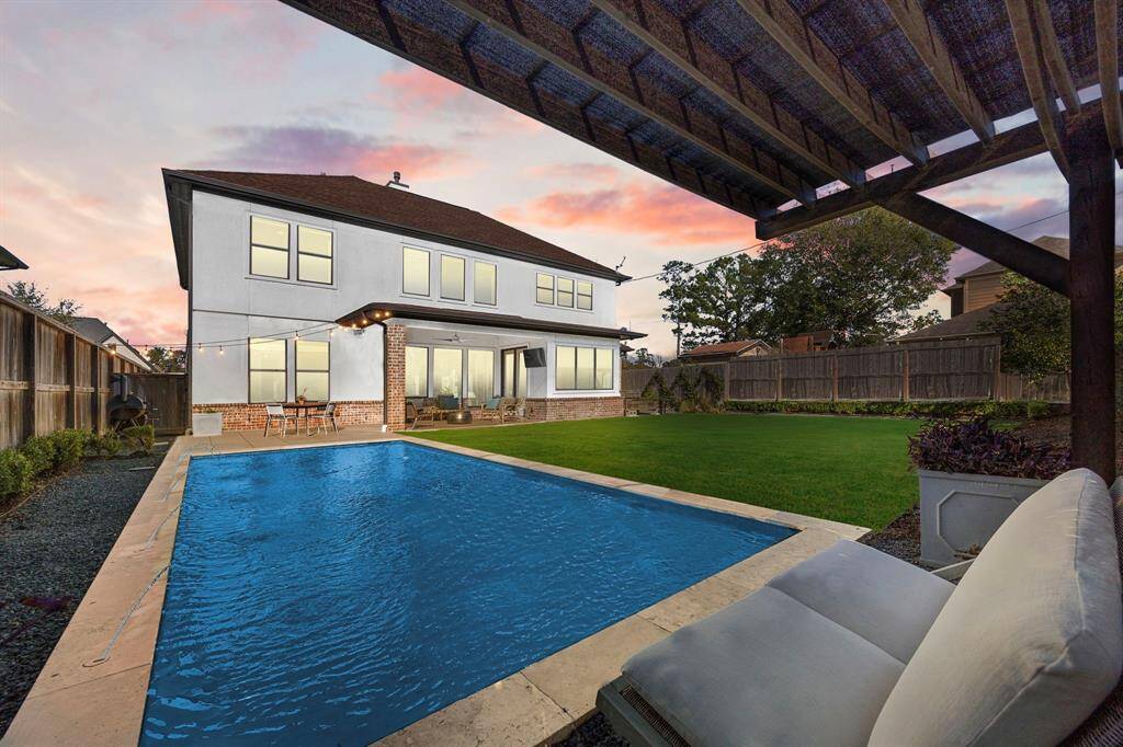Gorgeous pool and landscaping.