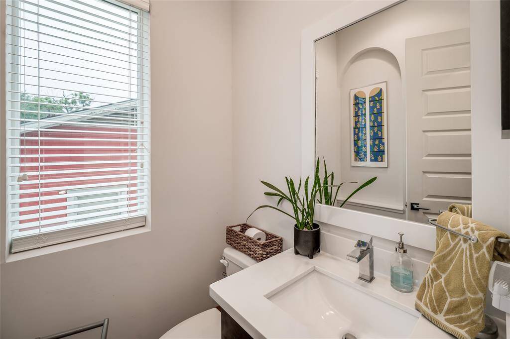 Even a powder room for your guests on the 2nd floor.