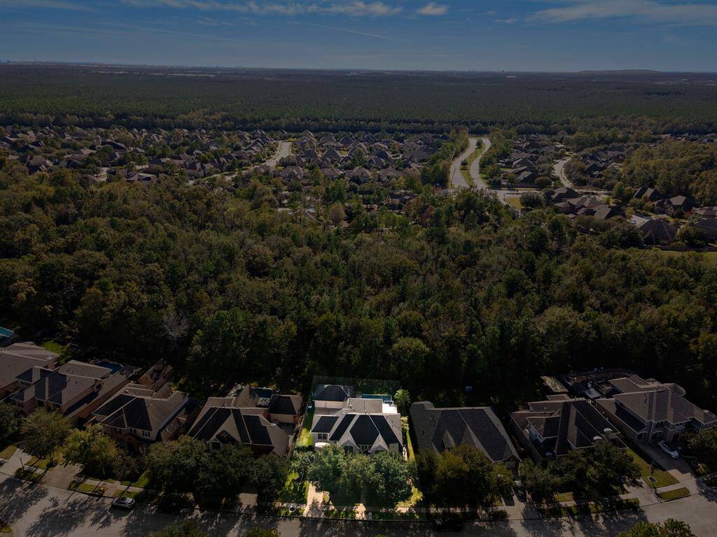 13226 Greenwood Lakes Lane is nestled in the master-planned community of Summerwood, offering access to over 200 acres of amenities. Residents can enjoy a 17-acre lake, three well-appointed community centers, and an abundance of scenic hiking trails.