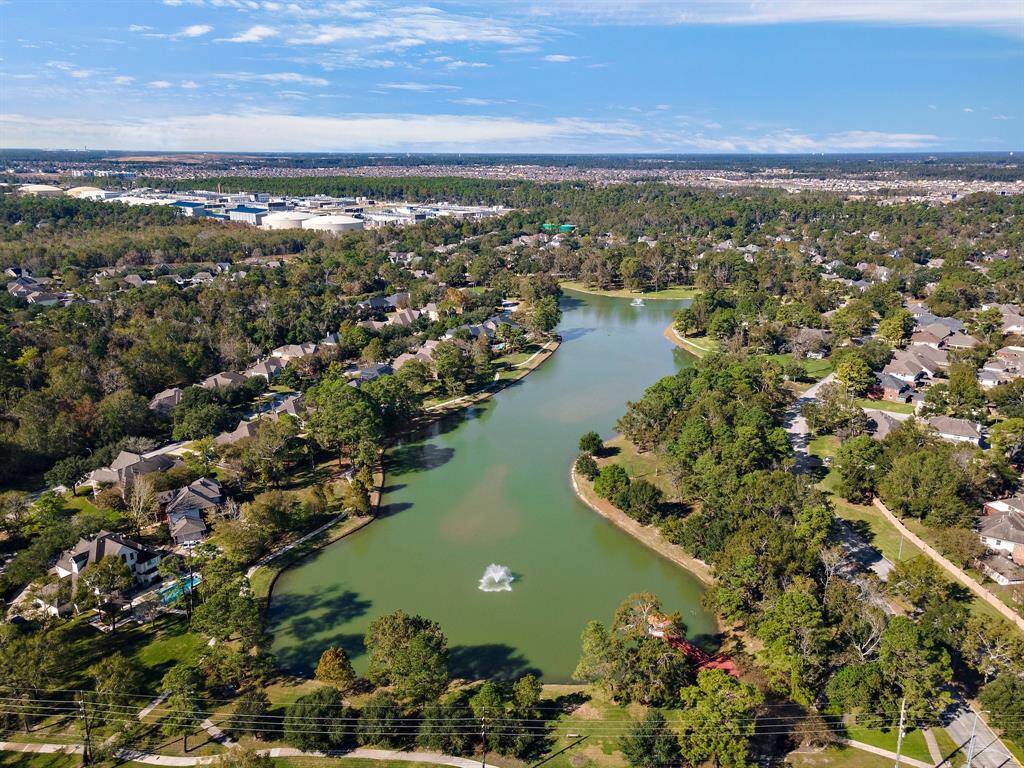 Close to the 12,000-acre Lake Houston, residents enjoy activities like swimming, fishing, boating, skiing, and camping at Lake Houston Wilderness Park.