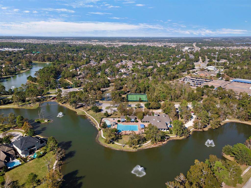 Don't miss the opportunity to call 13226 Greenwood Lakes Lane your home! Enjoy convenient access to Generation Park, Bush Airport, the Golf Club of Houston, plus numerous shopping and dining options!