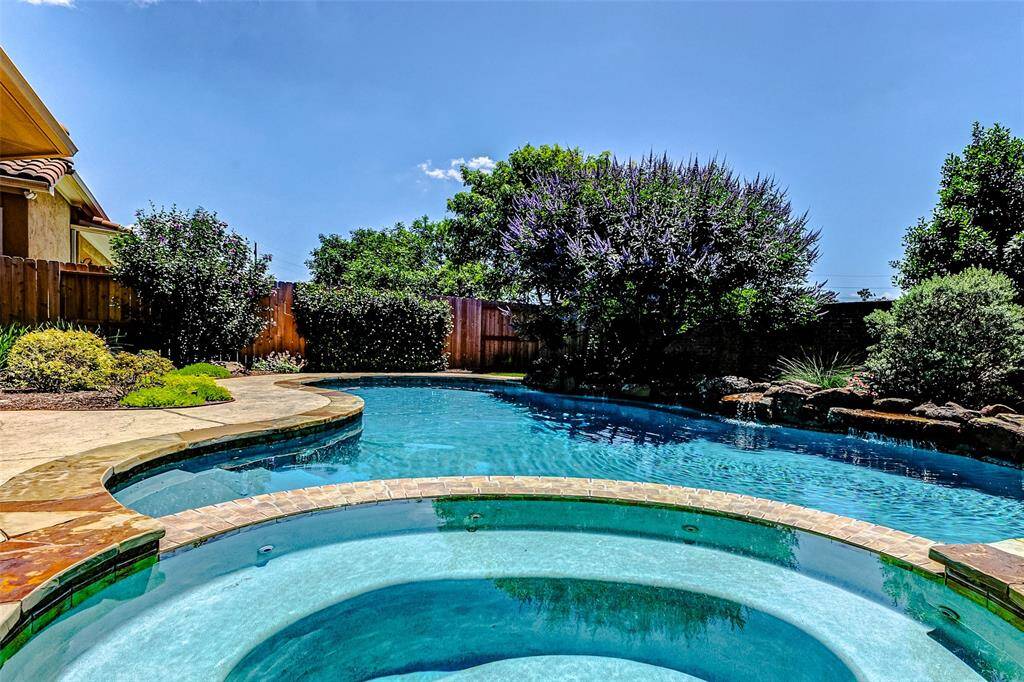 The heated pool and spa include a high-efficiency variable-speed pump, and professional maintenance ensures pristine condition. Recent updates include a spa bypass valve and thermal regulator (December 2024), offering peace of mind for effortless outdoor enjoyment.