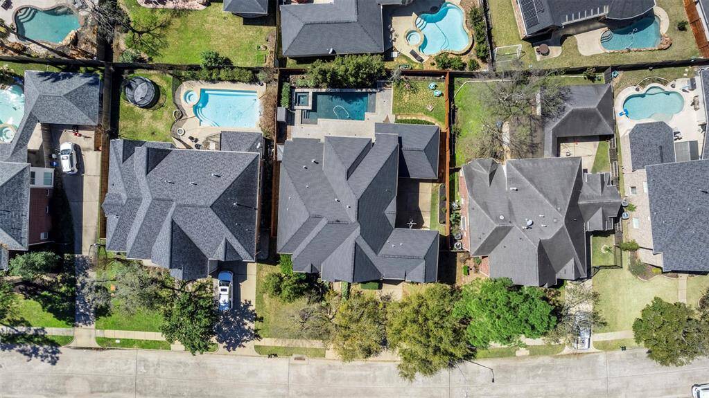 This home is just down the street from tennis courts, pickleball courts, and a fitness center.