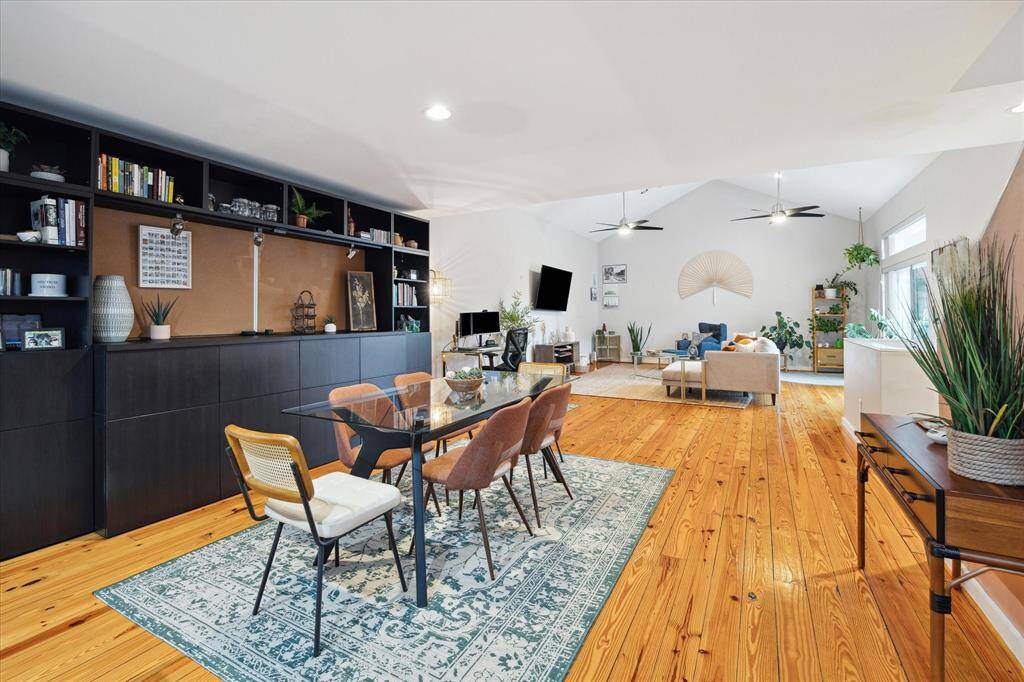 Additional view of the kitchen.