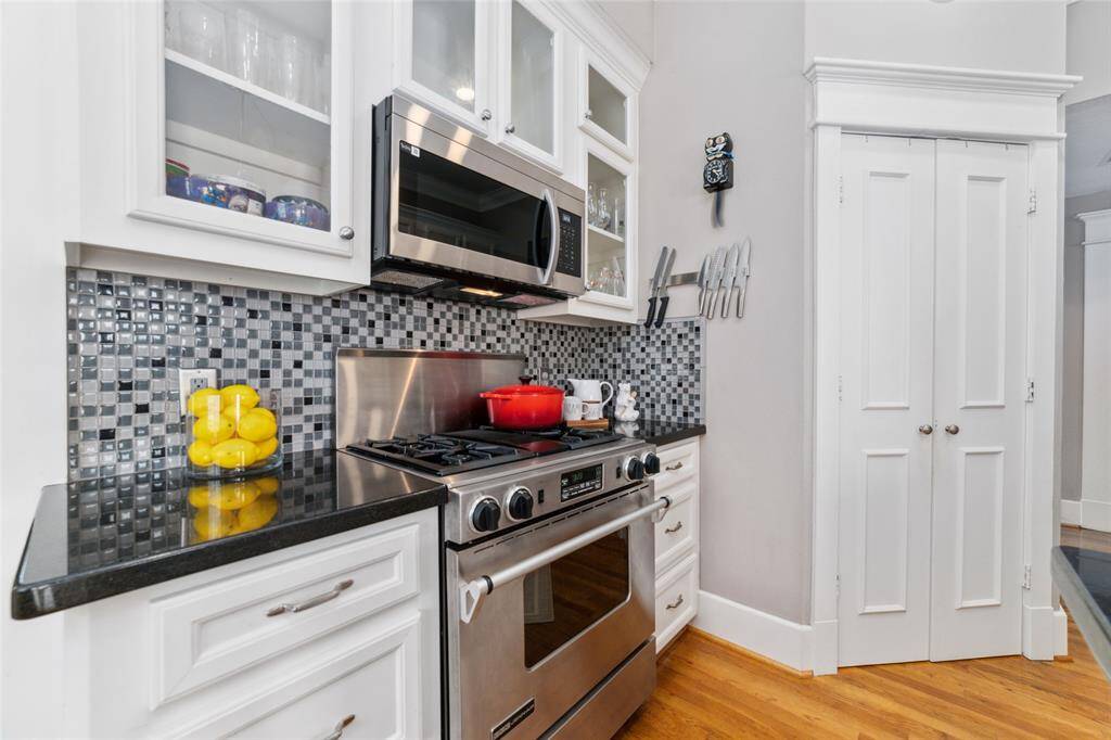 Plenty of storage space and a brand new Samsung microwave.