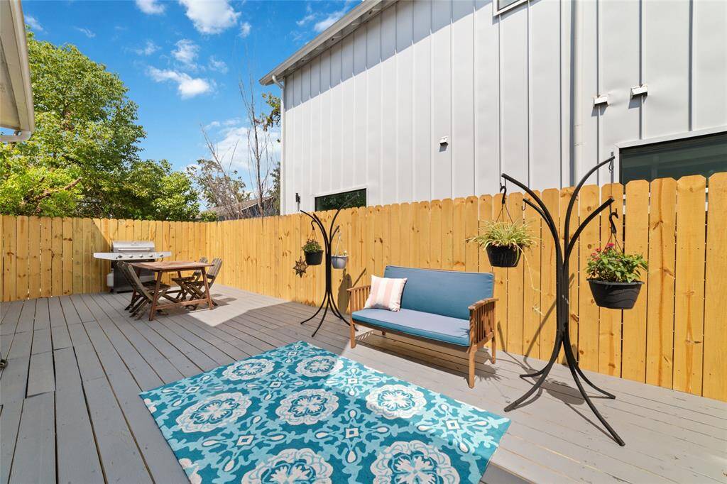 Low-maintenance backyard, perfect for easy entertaining. The Master Forge grill stays with the home for your enjoyment.