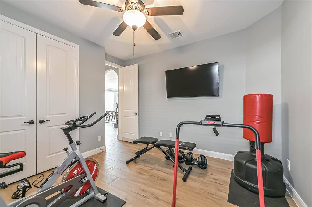 Downstairs bedroom - currently being used as a workout room