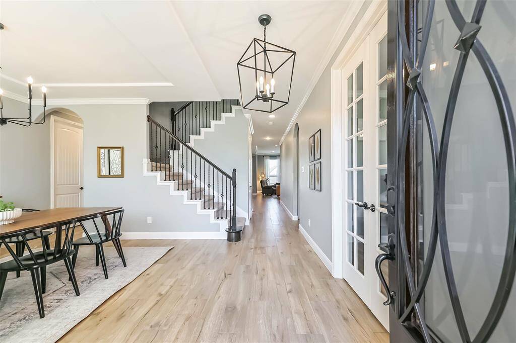 Entry way leading to the study and formal dinning