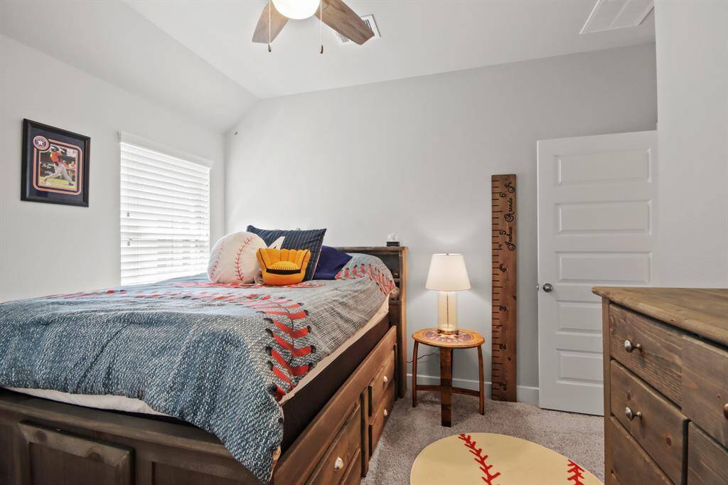 Bedroom spacious and bright.
