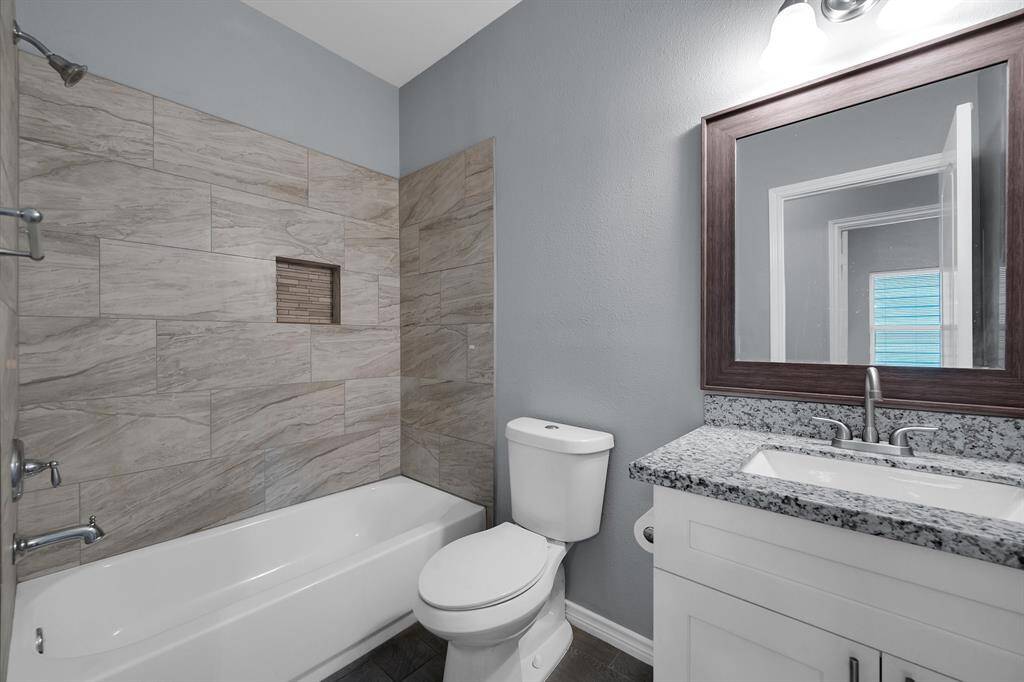 Spacious and luxurious master bathroom, with spa and shower!