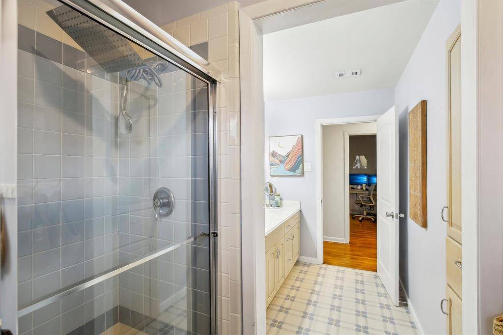 Secondary bathroom with full bath.