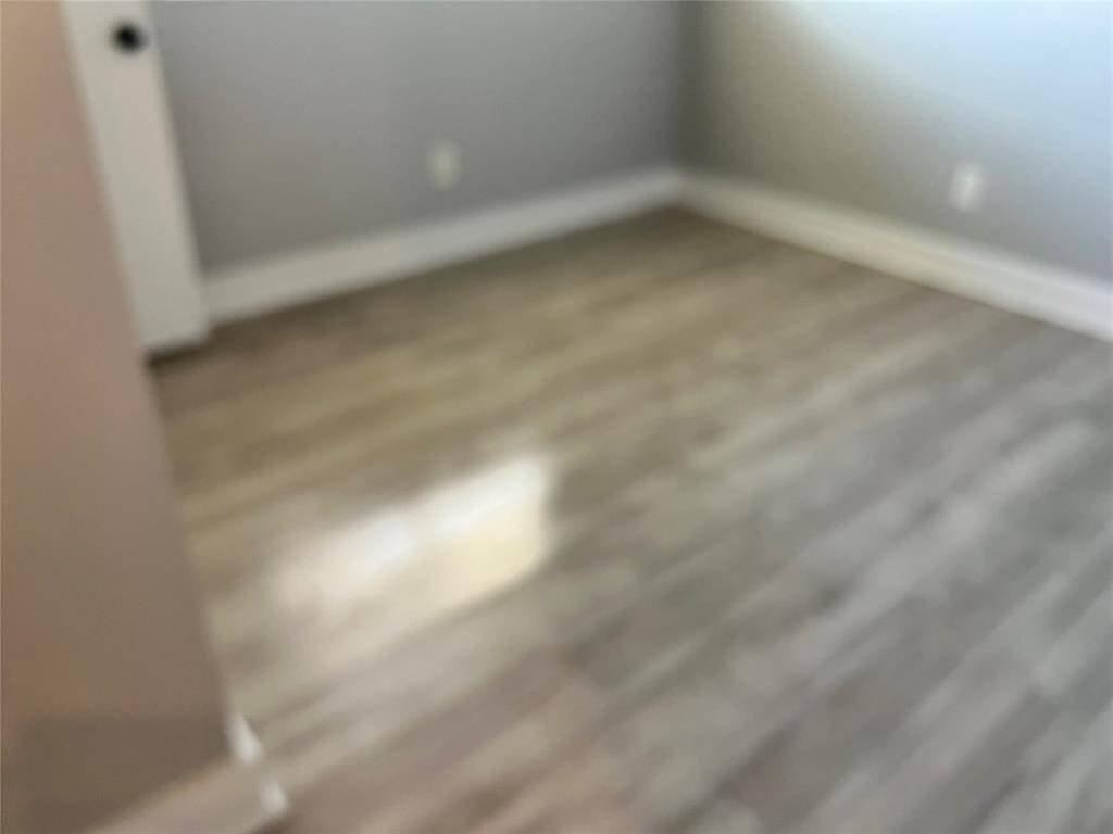LAMINATE WATER PROOF FLLOR