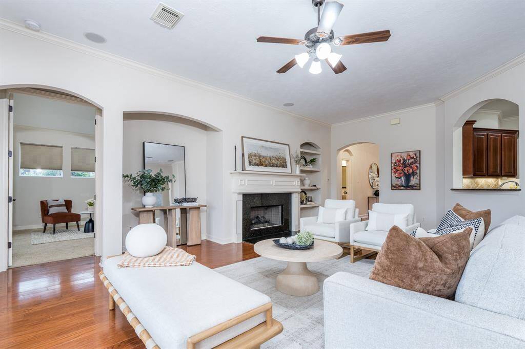 With its spacious interiors, exceptional lot size, and premium amenities, 20803 Fairhaven Crossing Drive is the perfect place to call home.