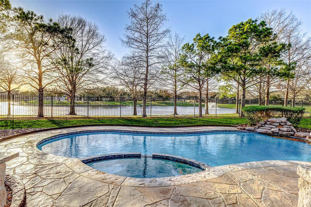 Look no further! Experience resort-style living with a breathtaking water view in your dream home.