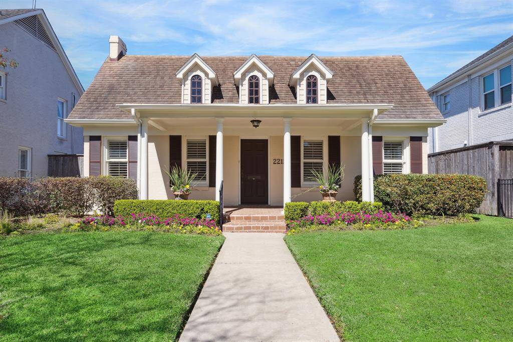 It's rare to find such a charming original brick bungalow in Southampton Place. This 3 bedroom, 2 bath property has endless possibilities in the heart of the city.