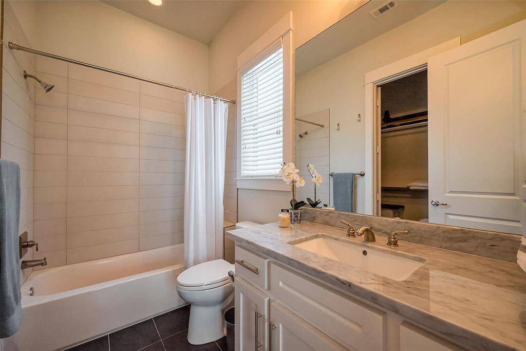 Full bath for bedroom 4