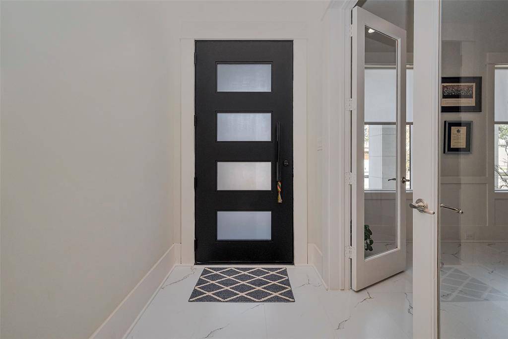 Modern and contemporary finishes throughout