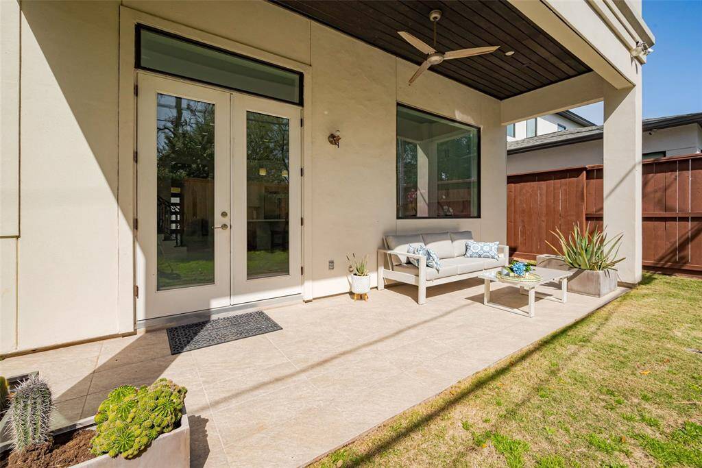 Covered patio out back