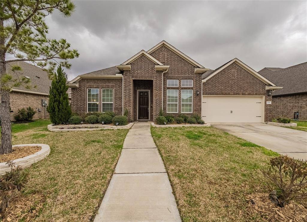 this is the beautiful home you see when you pull up for your visit