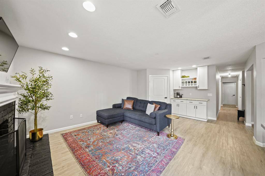 This open & flowing floor plan offers seamless movement from one living space to another.