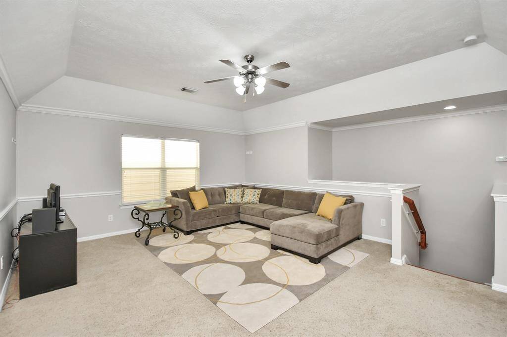 Spacious upstairs family/game room