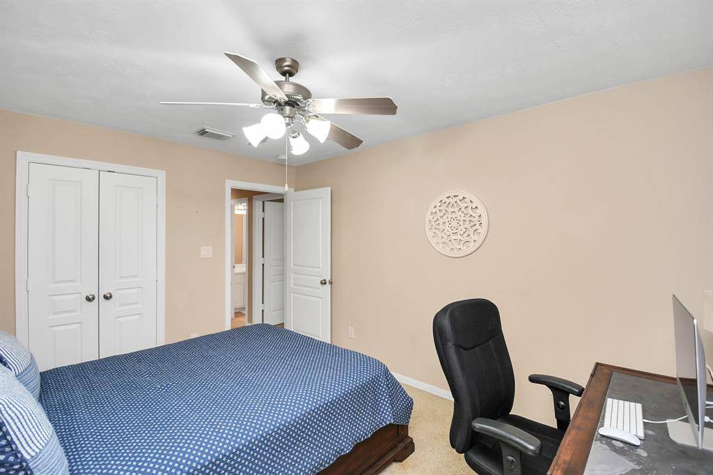 Secondary bedroom