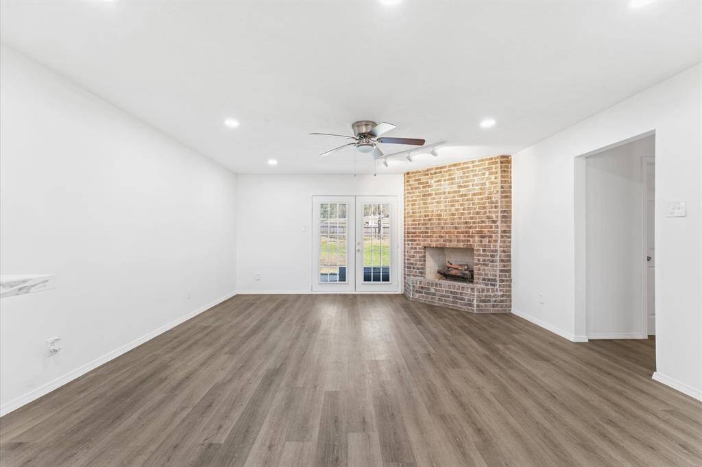 Living area without virtual staging