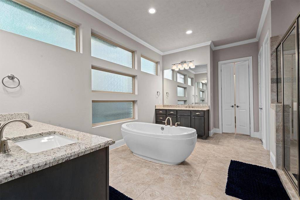 So much natural light without sacrificing privacy.