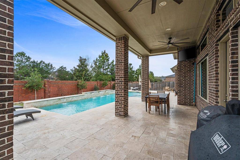 Low maintenance, yet gorgeous and pristine.