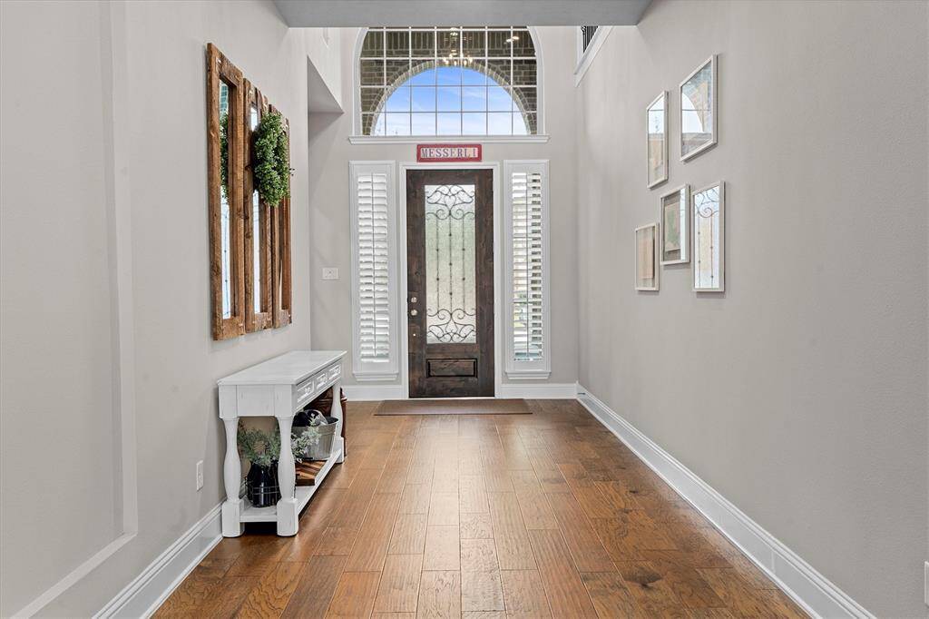 Neutral paint and finishes will fit perfectly with anyones style.
