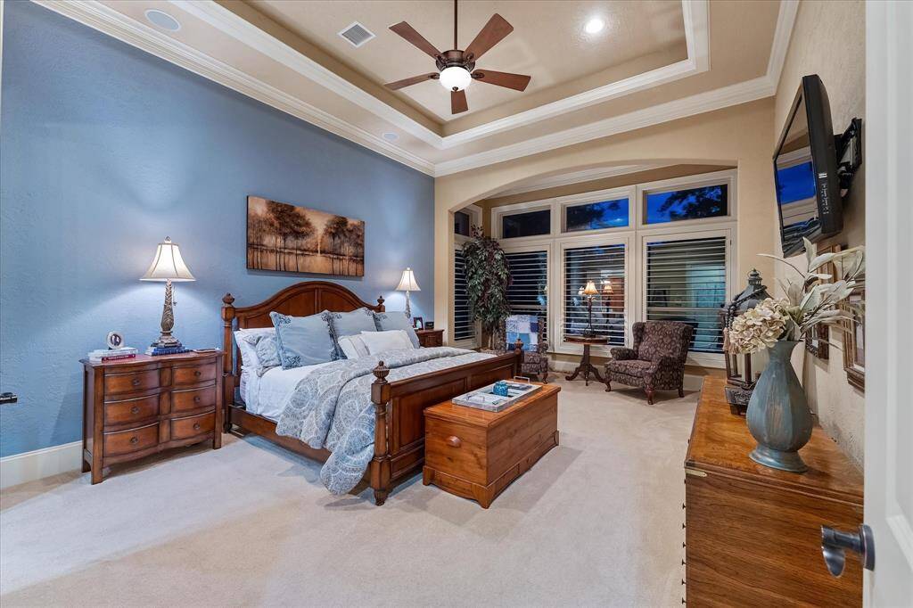 Primary Bedroom w/ Sitting Area
