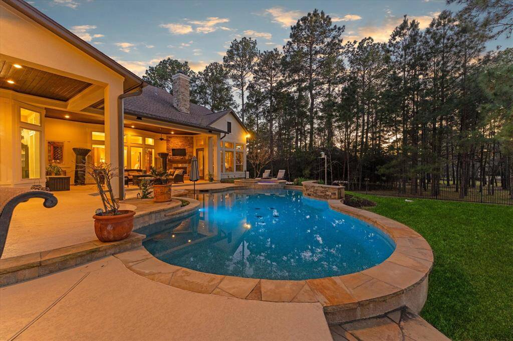Beautiful Pool/Spa w/ Waterfall