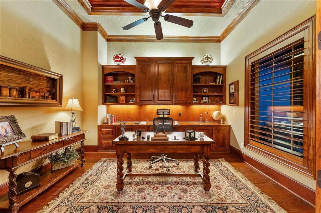 Study w/ Vaulted Ceiling
