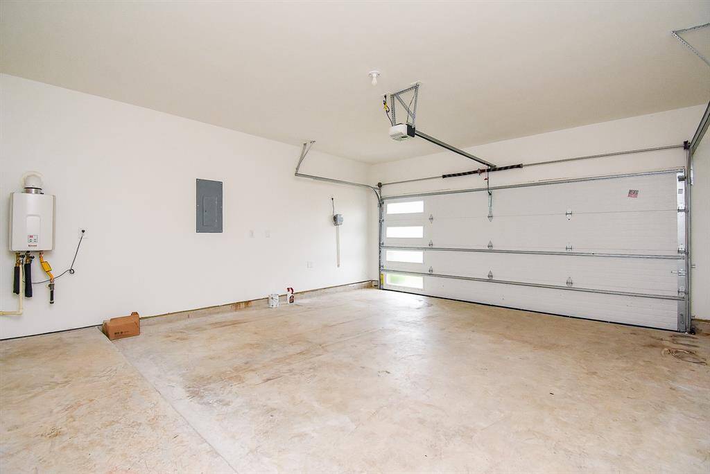 Even the attached garage is clean and bright!