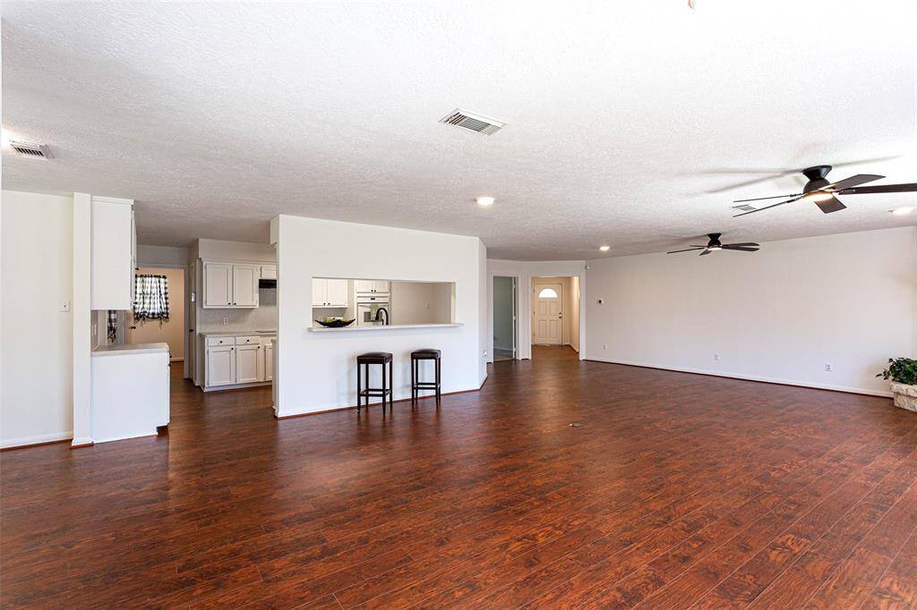 HUGE family room completely open and limited only by your imagination