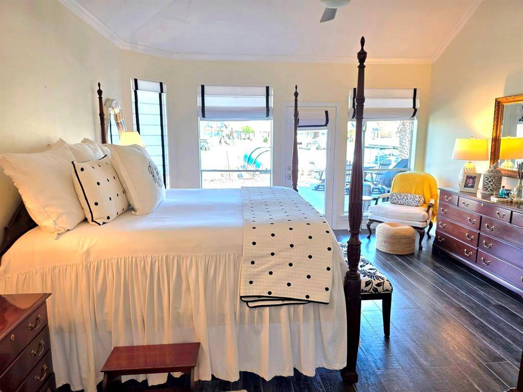 This primary bedroom is very spacious